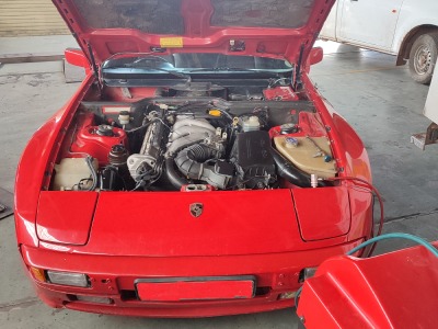 porsche 944 2